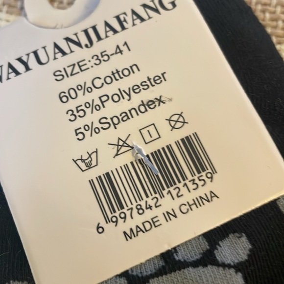 NWT cat socks - Picture 3 of 3